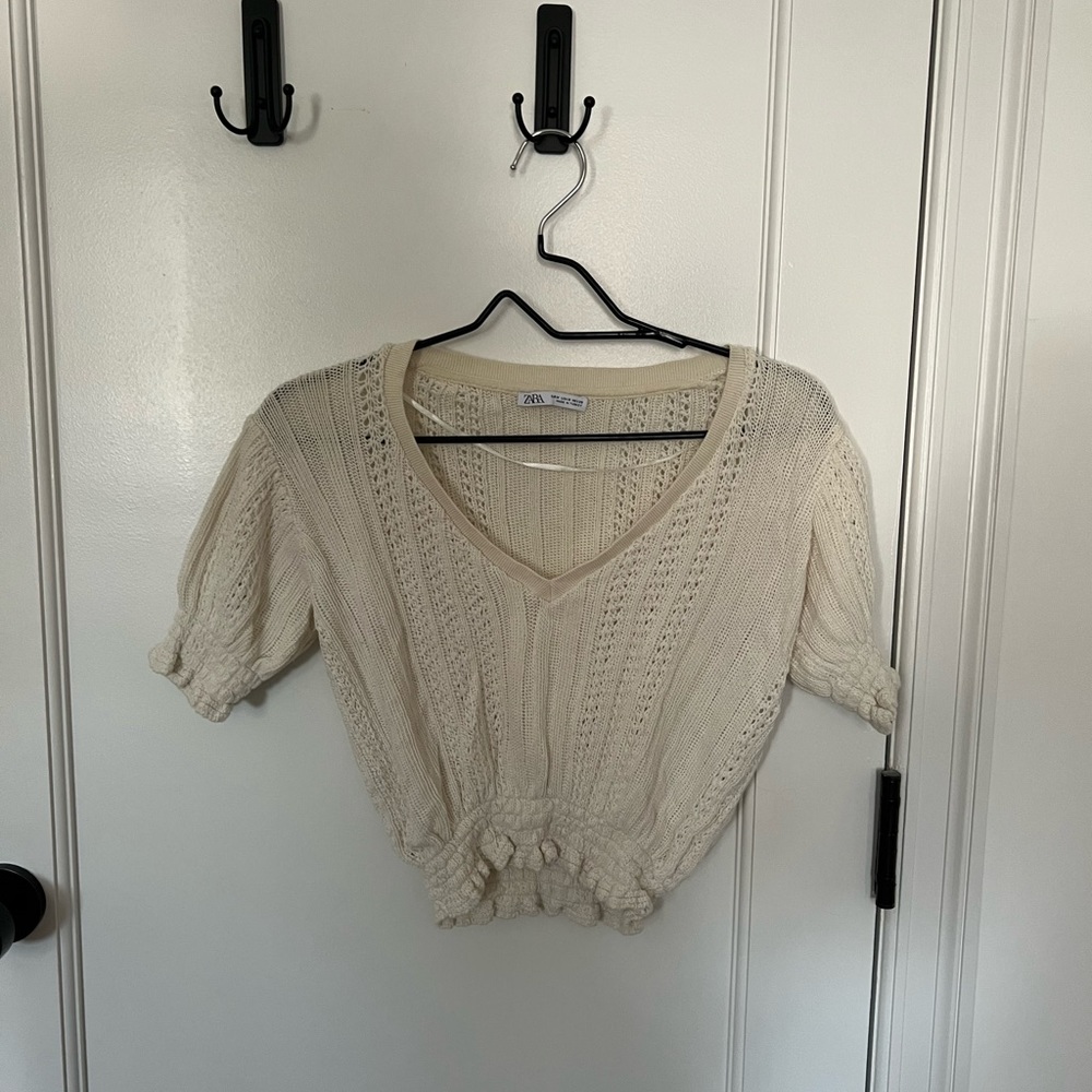Short sleeve sweater